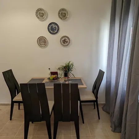 בית נופש Giannis House *