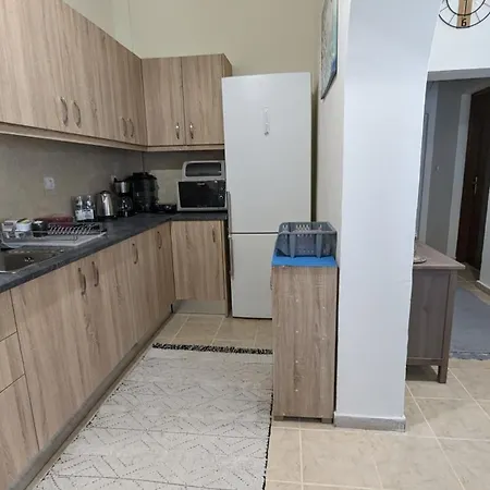 Giannis House